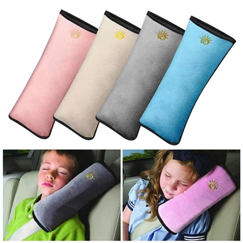 Foto de almohada cervical para cinturón de seguridad en silla de coche