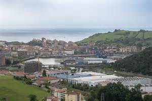 infografía comparativa de la presencia de compuestos químicos en semen, orina y sangre