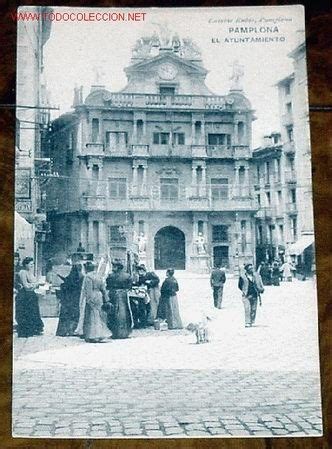 Postal de Pamplona de los años 30, mostrando la Plaza de San Francisco y el cuartel de la Guardia Civil