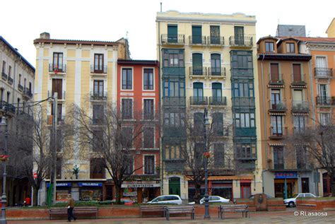 Fotografía de la calle Ansoleaga 12 en Pamplona, antigua entrada principal a la Comandancia de la Guardia Civil