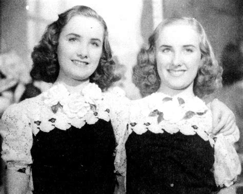 Fotografía histórica de las hermanas gemelas Mirtha y Silvia Legrand durante su juventud.