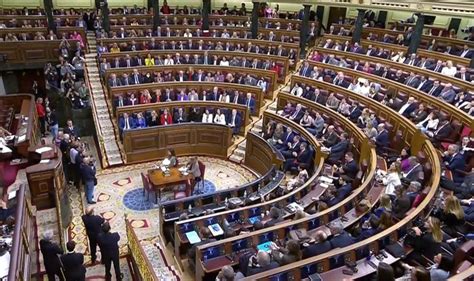 Fotografía de un debate político en el parlamento español