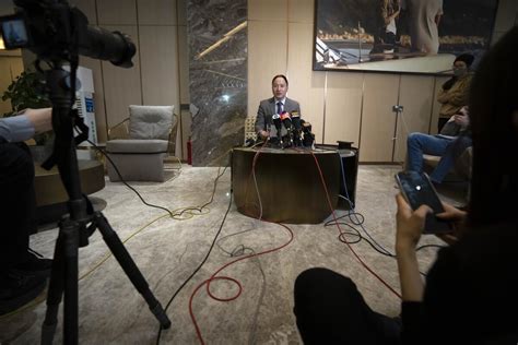 Foto de He Jiankui en una conferencia