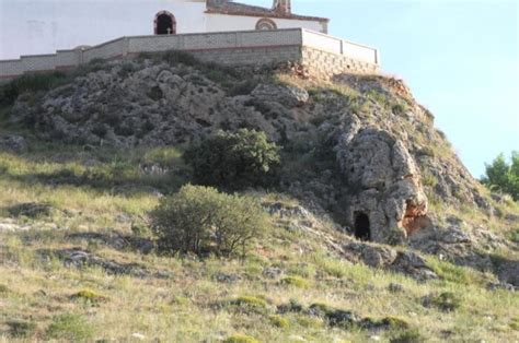 Ermita de Nuestra Señora de los Desamparados y su entorno natural