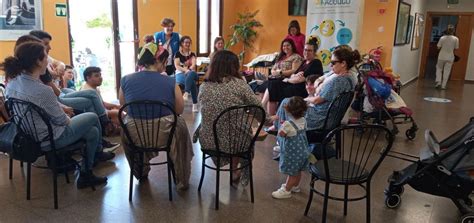 Grupo de apoyo para madres, compartiendo experiencias