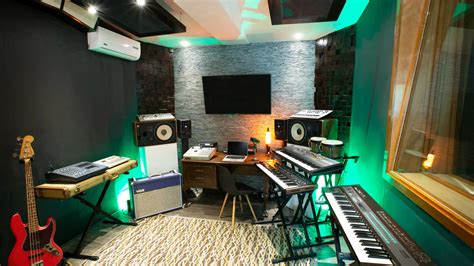 Fotografía representativa de un estudio de grabación profesional donde se producen éxitos de música urbana