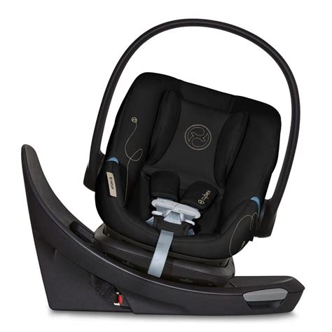 Foto de la silla Cybex Aton G Swivel en un coche