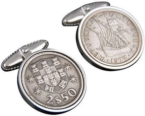Castillos y escudos de armas portugueses en las monedas.