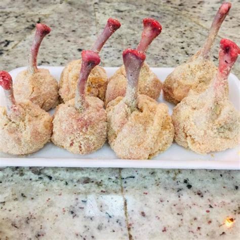 Chupetas de pollo marinándose