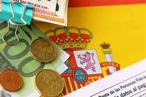 Infografía comparativa de salarios y coste de vida en Irlanda y España