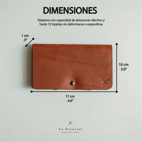 Esquema de las dimensiones de la cartera abierta (15 cm) y cerrada (10 cm)