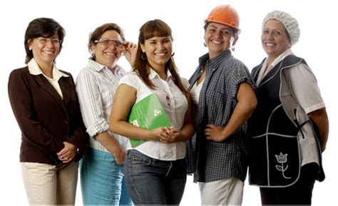 Fotografía de un grupo de mujeres trabajadoras del Grupo La Caña