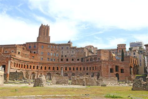 Fotografía de varios tintinnabula romanos