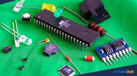 Esquema que muestra los tres componentes básicos de un pañal: capa de contacto, núcleo absorbente y cobertor impermeable de PUL.