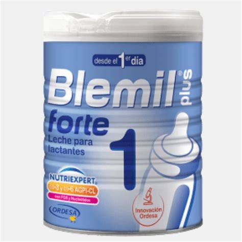 Bote de leche de fórmula Blemil plus forte, con énfasis en los ingredientes y beneficios para bebés