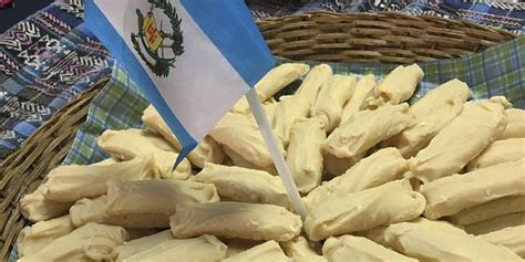 Foto de canillitas de leche guatemaltecas, mostrando su forma alargada