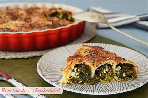 Börek de espinacas y queso feta en espiral