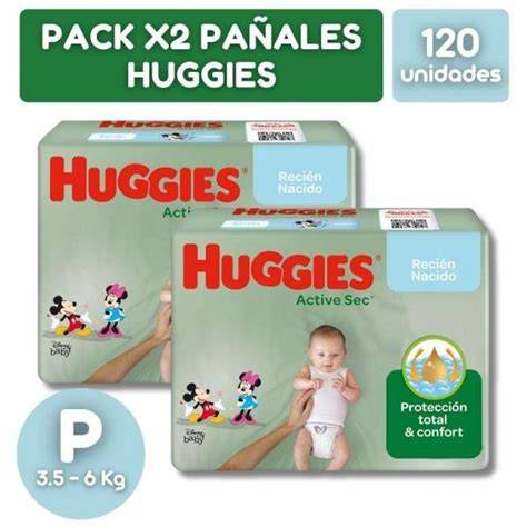Foto de paquetes de pañales Huggies verdes en un estante de supermercado