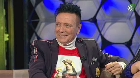 Fotografía de Ruphert en su etapa de mayor éxito, con un look característico de los años 80