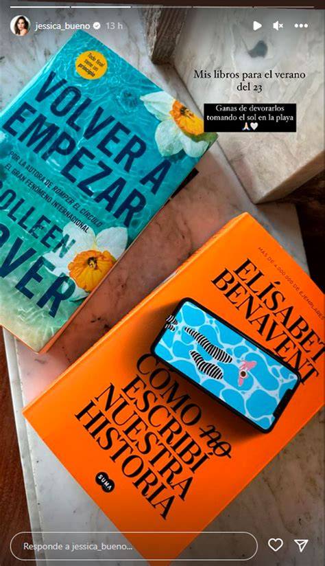 Diseño gráfico con los títulos de los libros de Mónica Carrillo