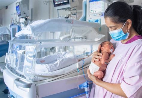 Infografía: Factores estresantes para un bebé prematuro en UCIN (luces, sonidos, separación, procedimientos médicos)