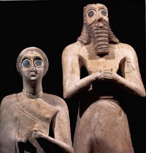 Escultura sumeria con ojos anómalamente grandes