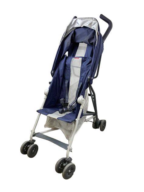 Primer plano de la silla MacLaren Mark II destacando su ligereza y diseño minimalista.