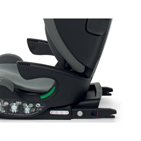 Silla de coche Foppapedretti SKILL i-Size con un niño