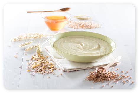 Foto de papilla de cereales con leche materna lista para ser servida