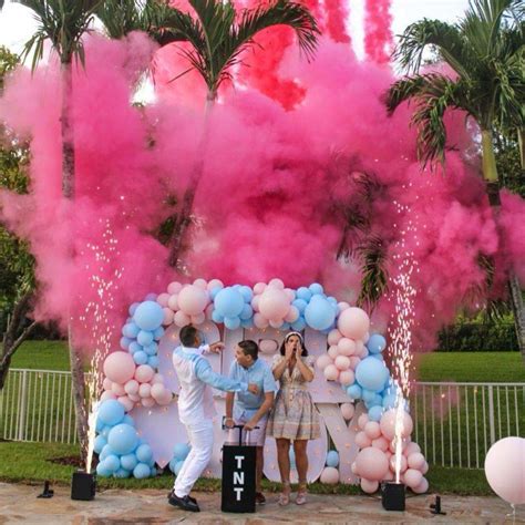 Foto temática de padres y bebés en un evento