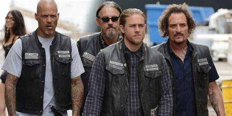 Miembros de SAMCRO reunidos