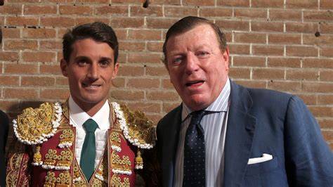 César Cadaval de Los Morancos junto a su hijo torero Alfonso Cadaval en un evento público