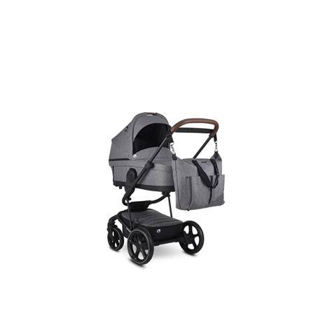 Bolso cambiador Easywalker Nursery Bag de diseño unisex acoplado a un carrito de bebé, mostrando su integración.