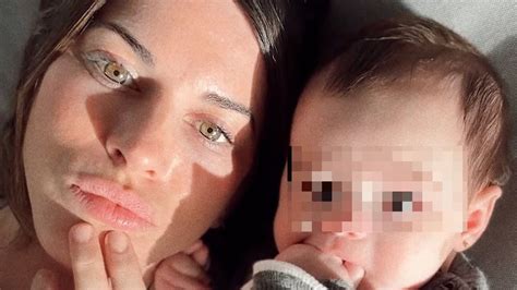 Marta Riumbau con su hija Julieta