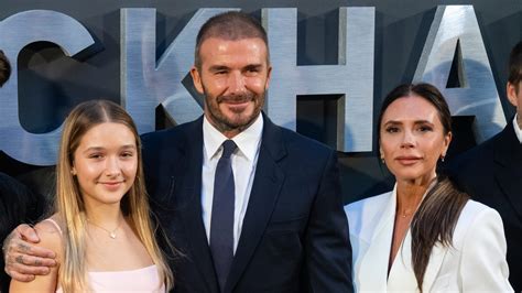 Harper Seven Beckham, hija de David y Victoria Beckham, con chupete.