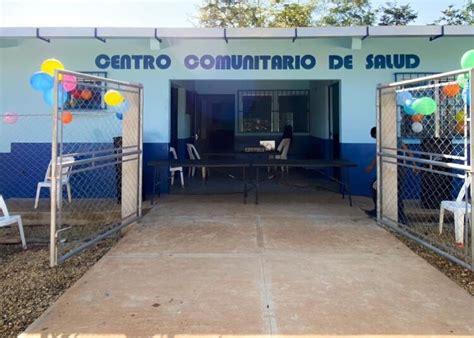 Infografía mostrando la red de centros de salud comunitarios de La Clínica de Familia.