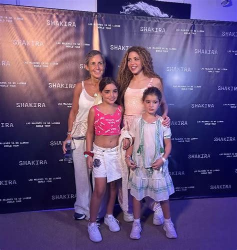 Fotografía familiar de Antonio de la Rúa con sus hijos