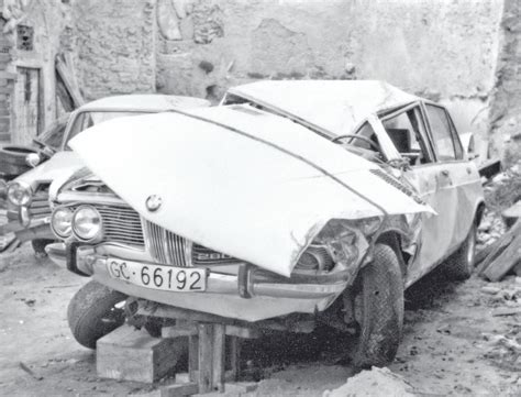 Foto de la curva del accidente de Nino Bravo con el adoquinado original