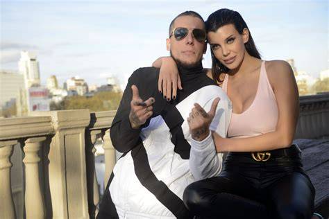 Collage de fotos de Alex y Charlotte Caniggia juntos, en eventos o en redes sociales