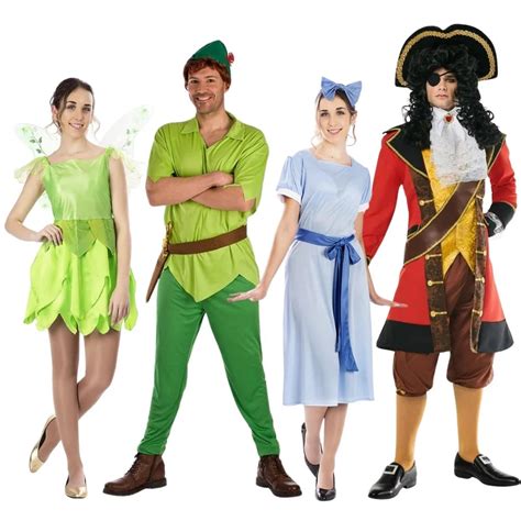 Grupo de personas disfrazadas de personajes de Peter Pan