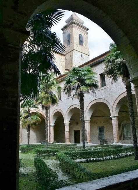 Fotografía arquitectónica del ex convento de Sant'Agostino en Orvieto