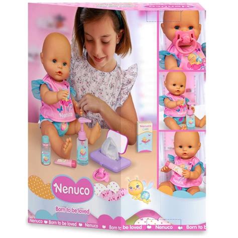 Muñeca Nenuco con su pañal mágico y accesorios de cuidado