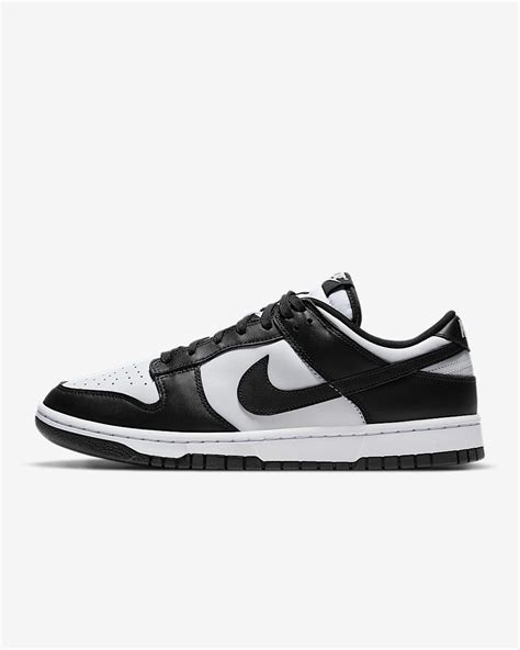 Diseño retro de zapatillas Nike Dunk Low, mostrando su origen en baloncesto y suela con punto de giro