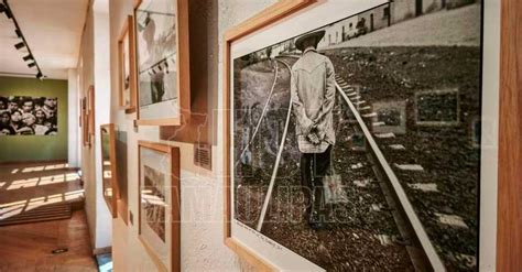 Fotografía de archivo de la actriz Montse Germán en un entorno profesional de rodaje.