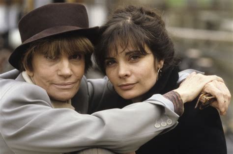 Foto de Marie Trintignant de niña junto a su madre, Nadine Trintignant