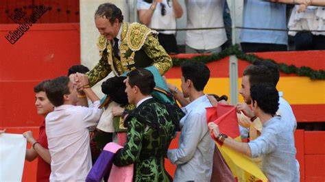 Fotografía de Pepe Luis Vázquez Silva en la plaza de toros.