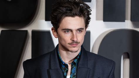 Foto de Pauline Chalamet en el set de una serie