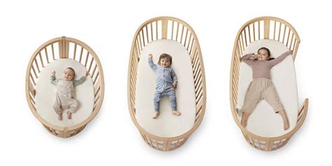 Diagrama de la cuna Stokke Sleepi mostrando sus diferentes etapas de uso y ajuste de altura