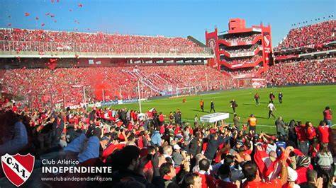 Estadio Libertadores de América, la cancha de Independiente llena de hinchas