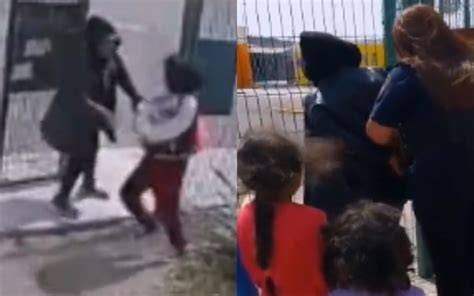 Catalina Creel secuestrando a un bebé de los brazos de su madre, mientras un hombre yace herido en el suelo.